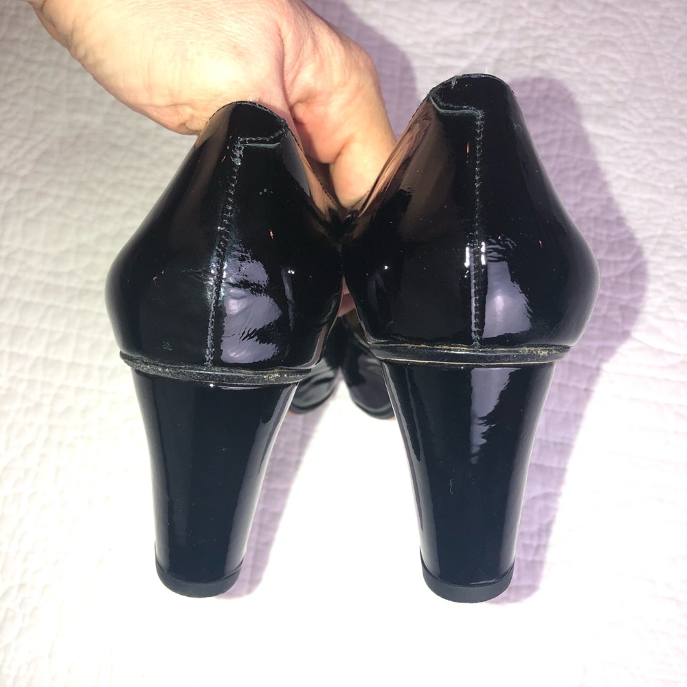 AUDLEY LONDON Patent Leather Covered platform cutout heel Sz 37.5 EUC Almond toe - Picture 7 of 11